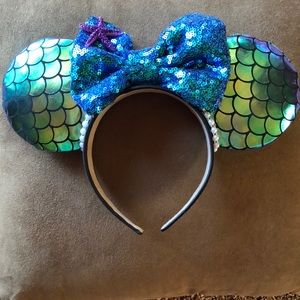 Minnie Mouse ears